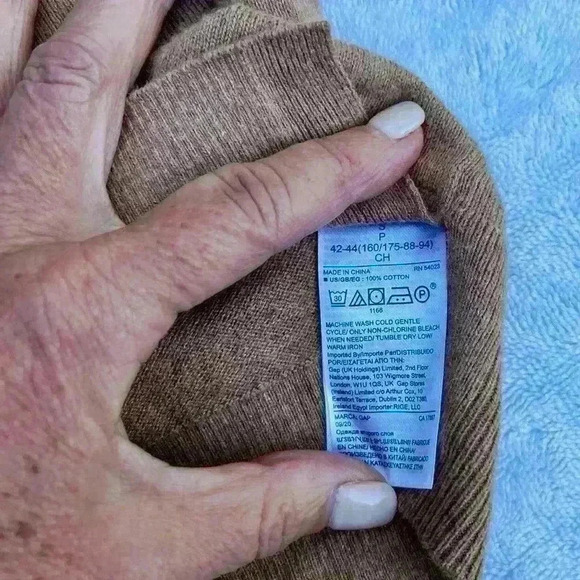 GAP - SMALL LOVE SWEATER - Beige with colorful LOVE - Picture 4 of 8